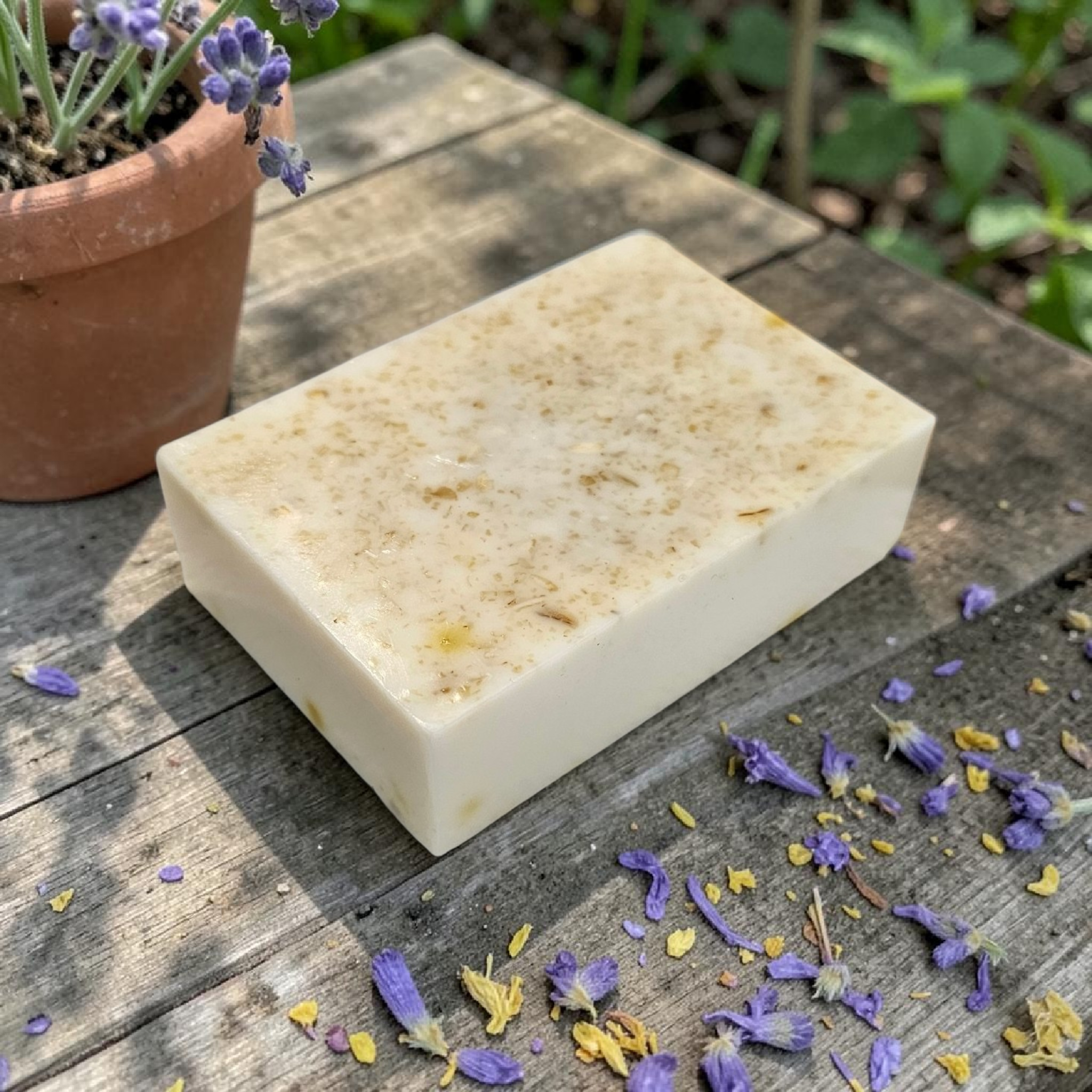 Jabon Botánico Avena, Miel y Karité con Vitamina E 100 g [Suave y humecta]
