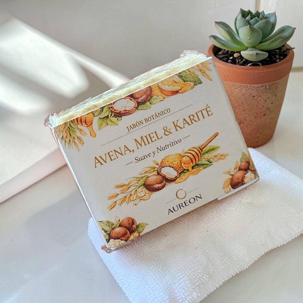 Jabon Botánico de Avena, Miel y Karité con Vitamina E 140 g [Hidratante, calmante y nutritivo]