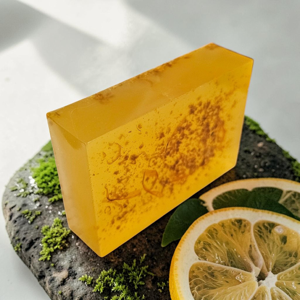 Jabon Botánico Toronja, limón y Aceite de Oliva con Vitamina E y Calendula 100 g [Efecto iluminador y antioxidante]
